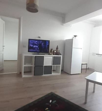 Apartament Central. Bloc Nou. Apartment Bacau Luaran gambar