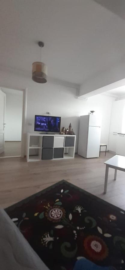 Apartament Central. Bloc Nou. Apartment Bacau Luaran gambar